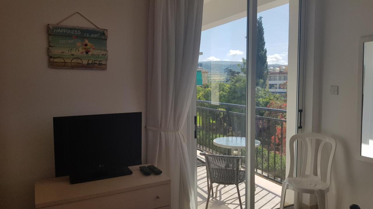 Apartment Oasis Polis 外观 照片